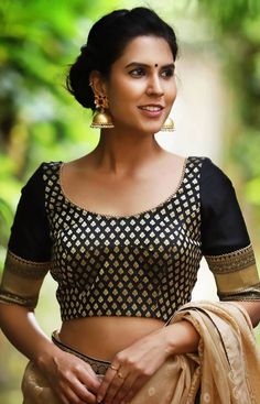 Top 10 Designer Look Saree Blouse Patterns 2021 Gold Brocade Blouse, Front Blouse Designs, Bead Edging, Sari Blouses, Black Blouses, Readymade Blouses Online, South Indian Blouse Designs