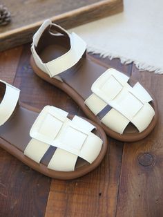 Gender: Women Item Type: Sandals Main Material: Cow Leather Style: Casual, Classic, Retro Season: Summer Heel Type: Flat Outsole Material: Rubber Heel Height: Low Heel (1-3 cm) Size Length cm inch 35 22.5 8.86 36 23 9.06 37 23.5 9.25 38 24 9.45 39 24.5 9.65 40 25 9.84 Soft Sandals, Women Summer Casual, Velcro Tape, Roman Sandals, Summer Retro, Summer Heels, Shoe Size Conversion, Sandals For Sale, Rubber Heels