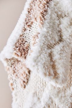 Snuggle up with this *heart*-warming blanket. Its faux fur details and double-knit construction add a cozy weight, making it the perfect companion for crisp days spent reading and movie marathons. Warming Blanket, Knit Throw, Knit Throw Blanket, Fall Color Palette, Movie Marathon, Knit Blanket, Heart Warming, Marathons, Knitted Throws