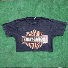 This Item Is Brand New Made To Order, Men's Sizes And True To Size But Looks Great On Women As Well. 100% Cotton, Pre Shrunk, Black Mineral Color, Shipping From California Harley Davidson Logo, Biker Shirts, Harley Davidson Shirt, Harley Davidson Women, Vintage Color, Crop Top Shirts, Cropped Top, Fancy Dresses, Vintage Colors