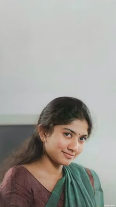 Tamil Heroines Wallpapers, Sai Pallavi Wallpaper, Actors Illustration, Cute Movie Scenes