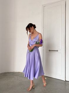 Lavender Silk Midi Dress Without Sleeves Silk Open Back Midi - Etsy Lavendar Bridesmaids Dresses, Lavender Bridesmaid Dresses Long, Lavender Formal Dress, Lavendar Dress, Dress Without Sleeves, Lavender Midi Dress, Purple Satin Dress, Lavender Gown, Purple Silk Dress