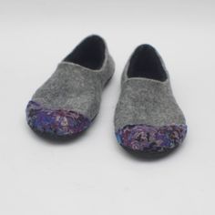 New felted slippers for women or men - unisex slippers. They could be excellent gift for Christmas, birthday or housewarming. - Colors of these felted slippers: grey, black, and many other colors. - The soles are covered with sewed rubber which makes them not slippery. They can be worn outdoor as shoes. - Wool is a perfect material for footwear. It is especially wear-proof and warm. When you put it on, you won't want to take them off. They'll become as a part of your home outfit, as a part of yo Unisex Slippers, Grey Slippers, Wool Slippers, Felted Slippers, Slippers For Women, Women Slippers, Slippers Women, Home Outfit, Gift For Christmas