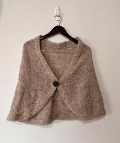 Preowned  One button  Alpaca and polyamide  Made in Peru One Size Alpaca Shawl Outerwear, Winter Beige Alpaca Shawl, Winter Alpaca Shawl, Cozy Alpaca Shawl, Brown Alpaca Shawl, Shawls And Wraps, Scarf Wrap, Alpaca, Peru