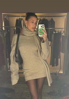 Hailey Baldwin Outfits, Hayley Bieber, Hailey Bieber Outfits, Hailey Bieber Style, Grey Sweater Dress, Support Telephone, Hailey Baldwin, Hailey Bieber, Fall Winter Outfits