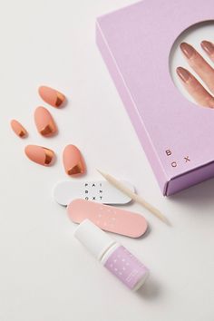 Created at the Paintbox studio in NYC, these press-on nails are designed to elevate your DIY nails. These press-on sets feature two adhesive options: non-damaging press-on tabs for 7 day wear and a premium brush-on glue for 14 day wear. * 100g * Vegan & cruelty-free * Recyclable packaging * Rewearable up to 3 times **Key Benefits:** * Custom Shape: The iconic Paintbox oval shape and medium length give a modern and sophisticated look. * Non-Damaging: These entirely non-damaging press-ons come wit Nail Photo Shoot Ideas, Press On Nails Photoshoot Ideas, Nail Packaging Ideas, Nails Photoshoot Ideas, Mail Sets, Press On Business, Press On Nails Packaging Ideas, Press On Nails Packaging, Press On Nails Business