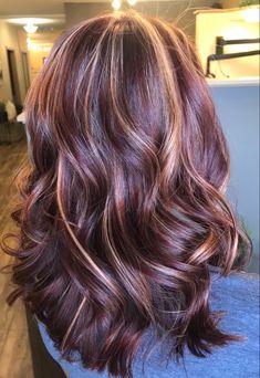 Chocolate Cherry Hair With Highlights, Brown Hair With Red Lowlights Burgundy, Mahogany Hair With Highlights, Burgundy And Blonde Highlights, Plum Hair With Highlights, Mahogany Hair Color With Highlights, Burgundy Hair With Blonde Highlights, Foil Hair Color, Hair Bun Ideas