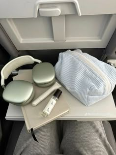 Headphones For Iphone, Airpods Max, 사진 촬영 포즈, Airplane Mode, Dream Lifestyle, Dolby Atmos, Apple Airpods, Bluetooth Headphones