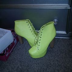 New, Never Worn. Casual Green Heels With Round Toe, Casual Ankle-high Platform Heels, Casual Lace-up Platform Heels, Casual Lace-up Synthetic Heels, Trendy Synthetic Booties With Round Toe, Synthetic Platform Booties With Round Toe, Green Platform Boots With Synthetic Material, Green Platform Boots In Synthetic Material, Green Synthetic Platform Boots