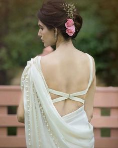 Back Design For Blouse, Shadi Outfits, Back Neck Blouse Designs, Blouse Back Designs, Clean Cut Men, Neck Blouse Designs, Saree Jacket Designs, Back Neck Design, Sleeveless Blouse Designs