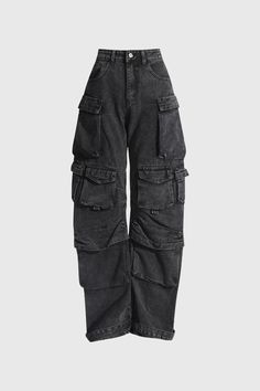 Low waisted cargo jeans with multiple pocket design. The jeans are oversized and have a button fastening at front. Fabric: Cotton Moda Denim, Street Fits, Style Overalls, Classy Outfits Men, Denim Decor, Jean Large, High Street Fashion, Jeans Cargo, Denim Patterns