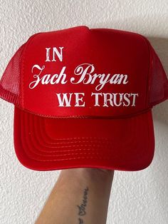 Zach Bryan Concert Outfit, Trucker Hat Designs, Concert Outfit Casual, Zach Bryan Concert, Funny Trucker Hat, Custom Trucker Hats, Fest Outfits, Cute Country Outfits, Concert Dresses