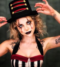 Clown Makeup Woman Halloween, Ringmaster Halloween Makeup, Circus Costume Makeup, Circus Halloween Makeup, Circus Inspired Makeup, Ringmaster Makeup Halloween, Freakshow Halloween Costume, Dark Ringmaster Makeup, Scary Circus Costume