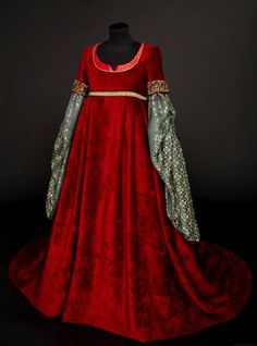 FANTASY & MEDIEVAL WONDERFULL FASHION 1400s Dresses, Hotd Dresses, Medival Outfits Women, Westerosi Fashion, Midevil Dress, Juliet Dress, Historical Clothes, Medieval Gown, Period Outfit