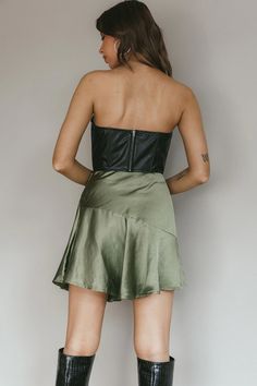 Shop the Gwyneth Flounce Mini Skirt Khaki | Selfie Leslie Green Mini Skirt Outfit, Olive Green Mini Skirt, Pink Dress Shoes, Skirt Satin, Brunch Dress, Green Mini Skirt, Khaki Skirt, Miniskirt Outfits, Iron Material