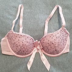 H&M Sequins Lace Bra (Nwot) Size: 32b Color: Light Pink Werewolf Oc, Color Light Pink, Oc Stuff, Pretty Bras, Cute Bras, Bras And Panties, Fit Inspo, Dream Clothes, Lace Bra