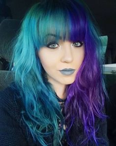 Edgy Dyed Hair, Crazy Color Hair Ideas, Green And Blue Hair, Hairdye Ideas, Edgy Hair Color Ideas, Edgy Hair Color, Split Dye