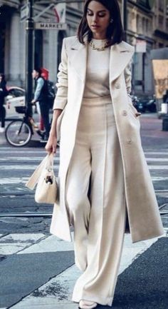 #Winter#WinterOutfits#Fashion2024#SeasonalFashion#WinterTrends#StyleTips#ColdWeatherOutfits#Skirts#Layering#MidiSkirtsIdeas#OutFitIdeas#WinterFashion#WinterOutfitsAesthetic#WinterOutfitsKorean#WinterOutfitsForWomen#ChristmasOutfit Stile Hijab, Chique Outfits, Stil Elegant, Tips For Women, Style Tips