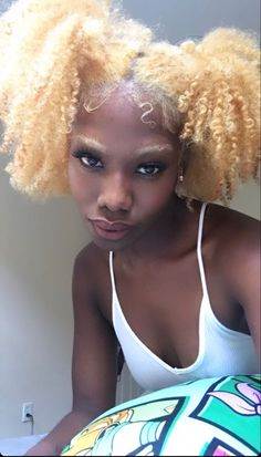 Bleached Natural Hair Black Women, Dyed Eyebrows, Dye Eyebrows, Dyed Natural Hair, Hair Inspo Color, Black Girls Hairstyles, Aesthetic Hair, Pretty Hairstyles