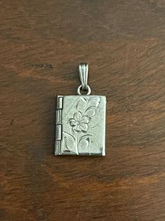 This dainty Sterling Silver vintage photo charm holds two of your dearest photos. It is marked Sterling. Photo Charms, Piercing Jewelry, Silver Charms, Charm Jewelry, Photo Frame, Favorite Jewelry, Jewelry Necklace Pendant, Jewelry Necklaces, Sterling Silver