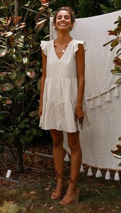 Outfits To Elongate Torso, Travel Dress Outfit, Street Style Dress Summer, White Summer Dresses, Mallorca Travel, Cutest Dress, Pin Fashion, Summer Fashions, Baby Blue Dresses