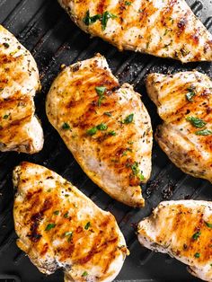 This is the perfect recipe for grilled chicken breast! The chicken comes out juicy and flavorful thanks to the right grilling technique and a delicious marinade. | #grilledchicken #grillingrecipes #grilling #chickenrecipes #chickenbreast #healthyfood #healthycooking #healthyeating #summer #summerrecipes Boiled Chicken, Chicken Dinners, Breast Recipe, Grilling Chicken Breast, Grilled Chicken Recipes