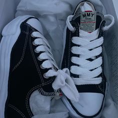 Eu M 39 Worn A Couple Of Times No Box Converse Shoes High Top, Mihara Shoes, Pretty Sneakers, Maison Mihara Yasuhiro, Maison Mihara, Pretty Shoes Sneakers, Black And White Shoes, Swag Shoes, Pretty Shoes