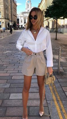 Back To Work Summer Outfits, Low Bun Outfit Summer, Lady Outfits Classy Summer, Sports Bra With Blazer, Cute Classy Outfits Summer, Professional Hot Weather Outfits, Business Casual Summer Dress, Summer Office Fashion, Dress Shorts Outfit Classy