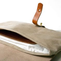 Everyday Beige Clutch With Leather Handles, Beige Clutch With Leather Handles For Everyday Use, Leather Clutch With Snap Closure For Travel, Beige Leather Handle Clutch For Everyday Use, Everyday Clutch With Snap Closure, Classic Beige Clutch For Everyday Use, Bill Of Lading, Canvas Clutch, Leather Pocket