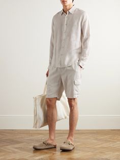 As breathable as its name suggests, Onia's 'Air' shirt is made from smooth linen and Lyocell-blend. Ideal for balmy days, it's designed for a regular fit with a curved hem and tonal button fastenings. Plain Shirts, Mr Porter, Linen Shirt, Fashion News, Casual Shirts, Porter, Long Sleeve Shirts, Women Wear, Mens Shirts