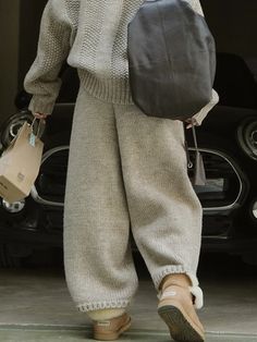 Effortless Comfort: Relaxed Wide-Leg Solid Color Pants Female Pants, Outfit Ideas Winter, Solid Color Pants, Pants Loose, Wool Trousers, Winter Fits, American People, Milky White, Street Style Inspiration