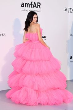 Detachable Tulle Skirt, Kendall Jenner Style Casual, Pink Tulle Prom Dress, Giambattista Valli Couture, Tulle Prom Dresses, 2021 Prom Dresses, Pink Gown, Kylie Jenner Outfits, Kendall Jenner Outfits