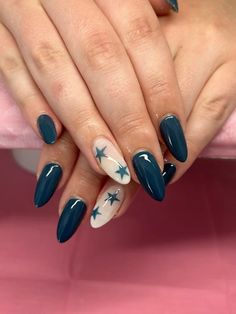 #nails #nailart #naildesign #stars Gel Nail Designs Dark Blue, Dark Blue Stars Nails, Shiny Star Nails, Hoco Nails Inspiration, Funky Nail Ideas Almond, Real Nail Ideas Short, Dark Star Nails, Zelda Inspired Nails, Blue With White Stars Nails