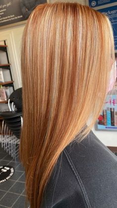 Highlights Strawberry Blonde Hair, Hair Color Ideas With Red, Ginger Blonde Hair, Red Hair With Blonde, Hair Color Red, Red Hair With Blonde Highlights, Cheveux Oranges, Copper Blonde Hair, Hair With Blonde Highlights