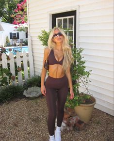 Brown Workout Set, Workout Set Outfit, Marissa Ayers, Thick Gym, Pretty Gym, Workout Sets Outfit, Body Physique, Vision Board Aesthetic