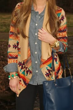 I would probably like a t-shirt instead of a full sized shirt under this cardigan. Aztec Sweater Outfit, Bedroom Color, Pretty Colors, Print Sweater, Cowgirl Style, Hippie Chic, Aztec Print, Printed Sweater, Light Denim