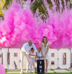 Gender reveal Miami party events | Gender Reveal Miami | United States Powder Gender Reveal, Gender Reveal Powder, Gender Reveal Outfit, Simple Gender Reveal, Gender Reveal Baby Shower Themes, Gender Reveal Video, Miami Party, Gender Reveal Announcement