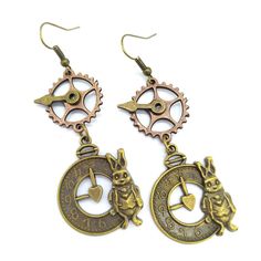 Dive into the fantasy world of Alice in Wonderland with these steampunk earrings! Steampunk accessory Metal type: metal Shape: clouds Gender: women Phoenix Head, Gear Earrings, Alice In Wonderland Wedding, Steampunk Earrings, Punk Earrings, Earring Fashion, Vintage Steampunk, Steampunk Accessories, Antique Earrings