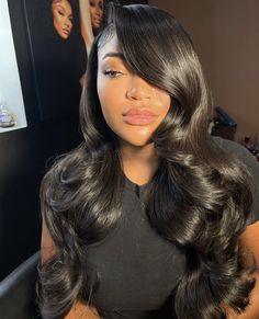 Detroit Curls Side Part, Side Part Bombshell Curls, Straight Natural Hair Black Women, Bombshell Curls, Bday Outfits, Email Writing, Vacation Hairstyles, Wig Styling