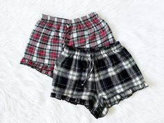 Warm, breathable flannel plaid adult pajama shorts that are perfect all year round! A perfect pair to wear on Christmas day! Comes with a stretchy elastic waistband for a comfort. The waist also has a drawstring for an adjustable fit. Cute ruffle trim finishes off the shorts. 100% Cotton BUY PAJAMA SET WITH LONG SLEEVE TOP HERE: https://www.etsy.com/listing/903455811/pajama-set-plaid-flannel-red-black?ref=listings_manager_grid BEFORE PURCHASING: Please take a look at all shop policies (located u Beautiful Dawn, Holiday Flannel, Bridesmaid Pajamas, Bridesmaid Pyjamas, Adult Pajamas, Cute Pajama Sets, Women Sleepwear, Pj Shorts, Pajamas Gift