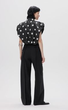 The truncated proportions and the polka dot pattern are more girly, and the shoulders are designed with a large shape, which modifies the shoulder shape and shows a more modern atmosphere. Whether it is matched with gauze skirt, denim or worsted, it can perform different styles, and it is one of the versatile items. Fabric:?100% Cotton Polka Dot Jacket, Gauze Skirt, Coding Shirts, Gauze Skirts, Hoodie Vest, Bodysuit Dress, Skirt Denim, Vest Coat, Woolen Coat