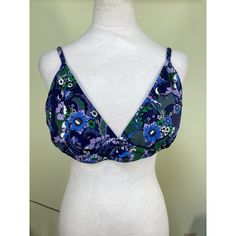 Amazon Essentials Women's Size Xl Deep Blue Paisley Padded Bikini Bra Bohemian Elevate Your Swimwear Collection With This Stunning Amazon Essentials Women's Bikini In Deep Blue With A Beautiful Paisley Pattern. This Bikini Top Is Perfect For Any Tropical Vacation Or Beach Day, And Its Padded Cups Provide Extra Comfort And Support. The Bikini Is Made Of 80% Nylon And 20% Spandex, Making It Machine Washable And Easy To Care For. This Bikini Top Is Designed With A Regular Size Type And Fits Perfect Bohemian Blue Halter Neck Swimwear, Blue Floral Print Tankini For Poolside, Blue Floral Print Tankini For Beach Season, Blue Triangle Top Tankini, Bra Friendly, Blue Triangle Top Tankini With Bra Support, Blue Floral Print Tankini For Sunbathing, Blue Triangle Top Tankini With Built-in Bra, Bohemian Fitted Tankini With Triangle Top, Blue Underwire Lined Swimwear