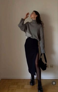 Stylish Outfits 2023 Winter, Doc Martin And Skirt Outfit, 30 Woman Style, Pencil Skirt With Cardigan Outfits, Bday Outfit Ideas Casual Winter, Style Long Dress Winter, Winter Style 2023/2024, Relaxed Professional Outfits Women, Long Black Skirt With Sweater