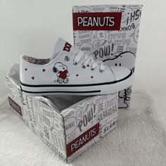 Peanuts Snoopy Hearts White Canvas Valentines Day NWT Size 1 Kids Youth Shoes | eBay Snoopy Sneakers, Snoopy Clothes, Snoopy Merchandise, Snoopy Shoes, Snoopy Items, Snoopy Characters, Cute Snoopy, Snoopy Gifts, Shoes For Boys