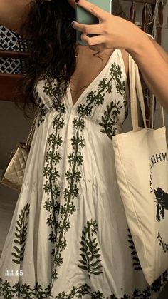 Holiday Outfits Summer Evening Casual, Barbeque Outfits For Women, Beach Outfits Women Aesthetic, Vestidos Estilo Farm, Sun Dresses Aesthetic, Farm Outfits, Virgo Style, Loose Summer Dress, Estilo Hippy