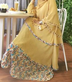 Party Frock Designs, Muslimah Clothing, African Wear Dresses, Muslim Fashion Hijab Outfits, Women Blouses Fashion, Pakistani Dresses Casual, Fashion Muslim