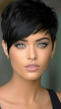 Haircuts Trendy, Hairstyles For Summer, Trendy Short Hairstyles, Short Choppy Haircuts, Longer Pixie Haircut, Short Hair Pixie Cuts, Pixie Haircut For Thick Hair, Short Hair Trends