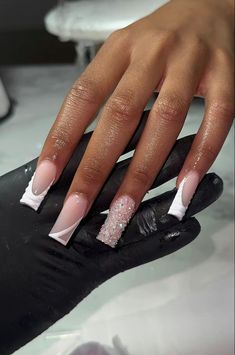 White Nails Acrylic Birthday, White French Tip Freestyle Nails, Birthday Nails Square White, Nails 17 Birthday, Birthday Nails Inspo White, White French Tip Birthday Nails, White Nails Birthday Set, Birthday French Tips, White Birthday Nails Acrylic