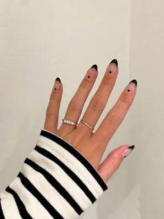 Minimalist Black French Nails, Dots Acrylic Nails, Black Tip Nails With Dot, Black Dots On Nails, One Dot Nail Art, French Tip And Dot Nails, Black Dot Nail Art, Black Simple Nail Art, Nails With One Dot