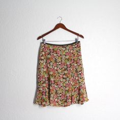 Sigrid Olsen Elegant Floral Skirt. Hidden Zip On The Back, Sits At Waist, Lightweight Chiffon, Lined. Size - 8 Petite Waist Band - 15" (Measured At The Top Of Waist Band From Side To Side) Length - 23" Across The Hip Area - 20" Across The Bottom/Hem - 32" Material - 100% Polyester (Machine Wash Cold) Condition - New With Tag Pink Tweed Skirt, Green Floral Skirt, Bell Skirt, Godet Skirt, Pink Tweed, Lace Layers, Embroidered Skirt, Layered Skirt, Chiffon Skirt